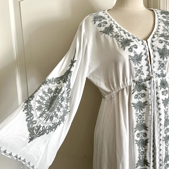R. Vivimos / High~Low Embroidered Dress / Boho - Picture 8 of 16